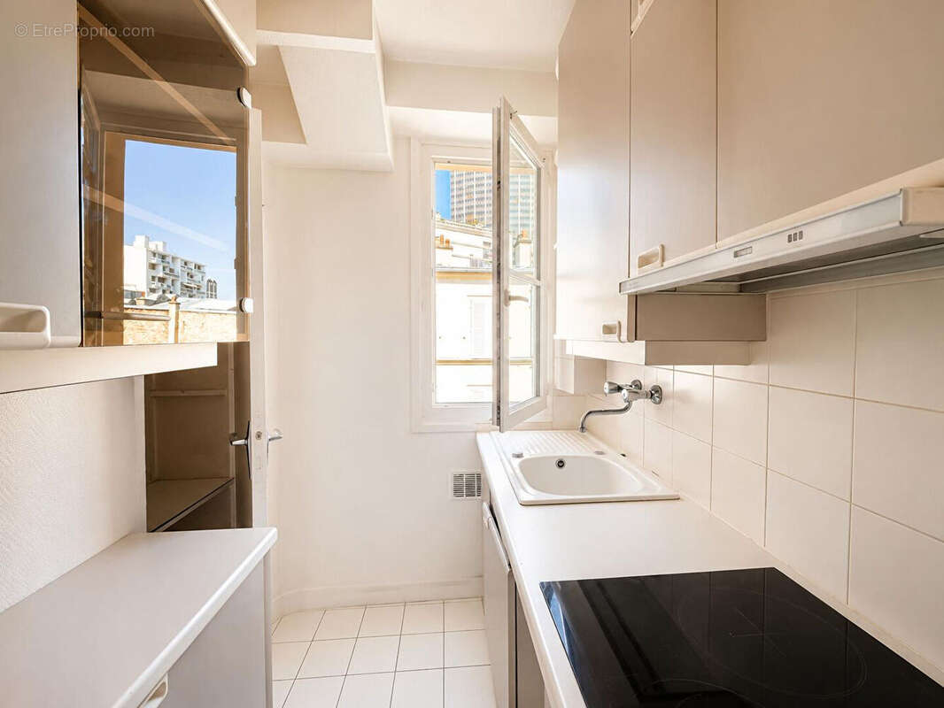 Appartement à PARIS-14E