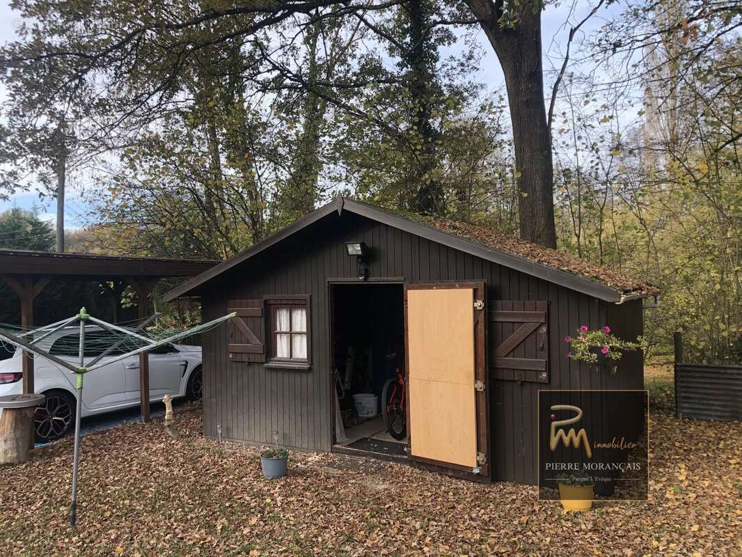 Maison à MONTREUIL-LE-HENRI