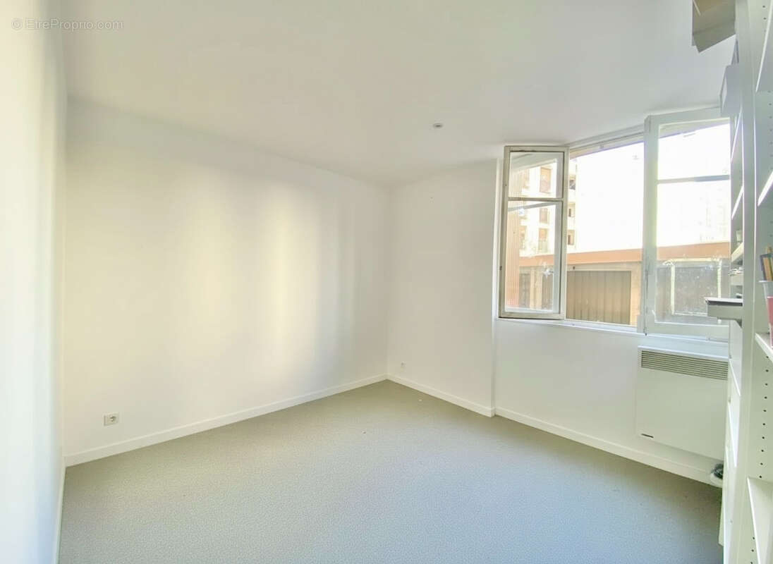 Appartement à MARSEILLE-4E