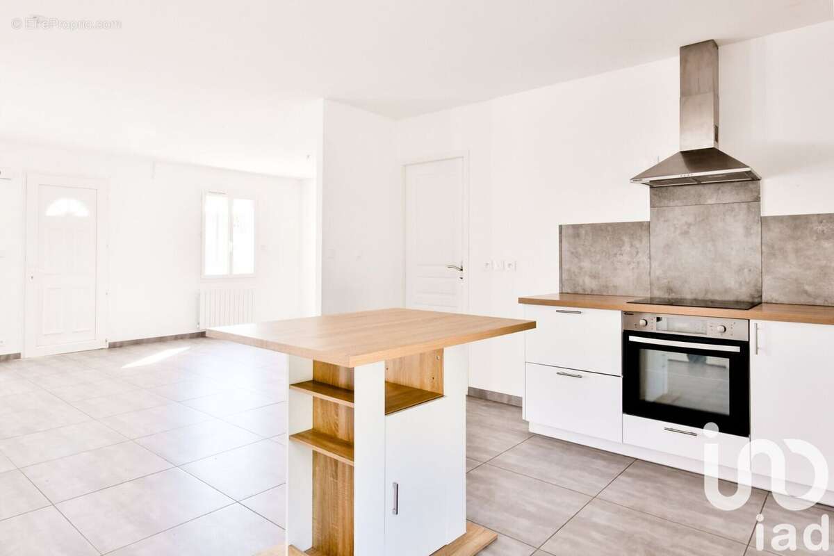 Maison 103 m² à Fors  - photo 2