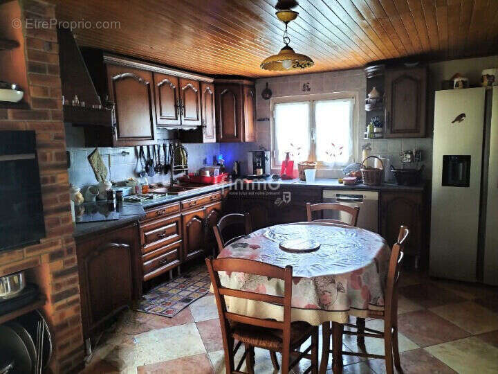 Maison de caractère plain-pied avec terrain arboré - photo 4