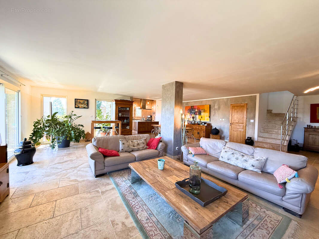 Maison à FORCALQUIER