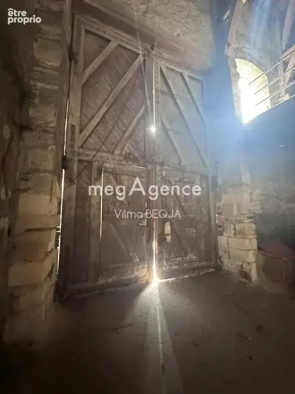 Local commercial 796 m² - photo 9