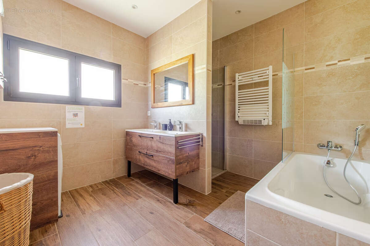 Maison à PLAN-D&#039;ORGON