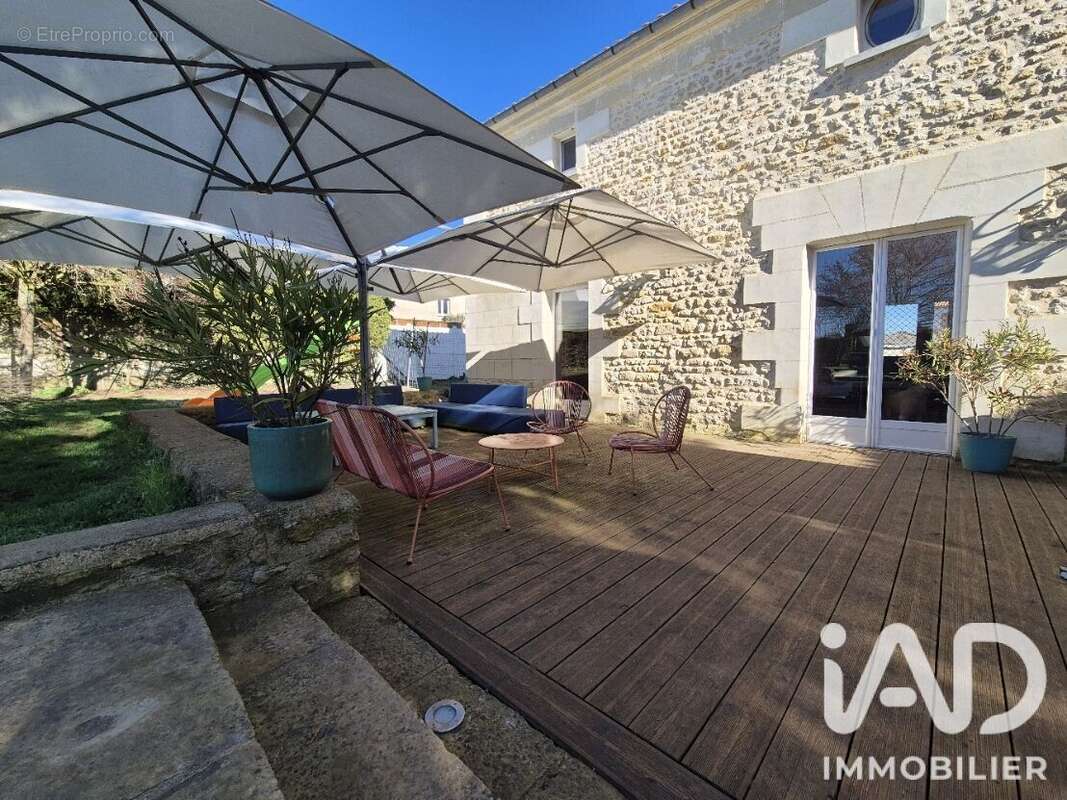 Maison 290 m² à Sainte-Verge  - photo 3