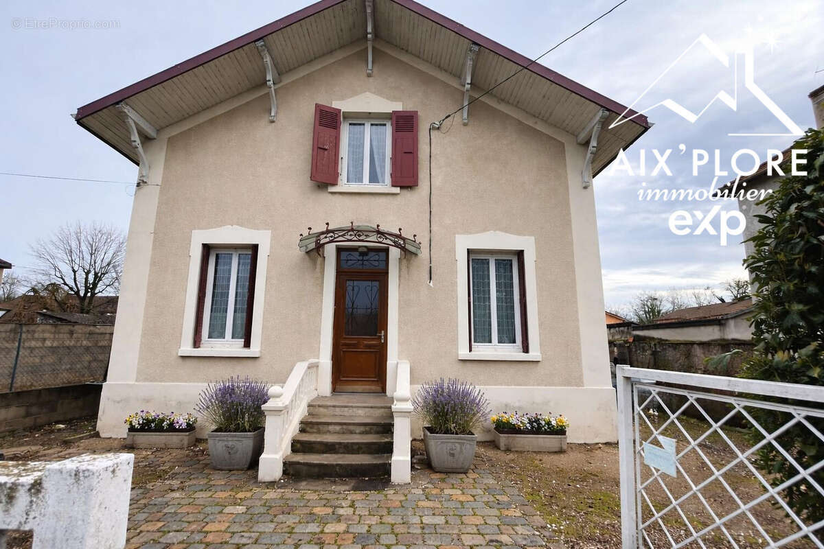 Maison à PONT-DE-CHERUY