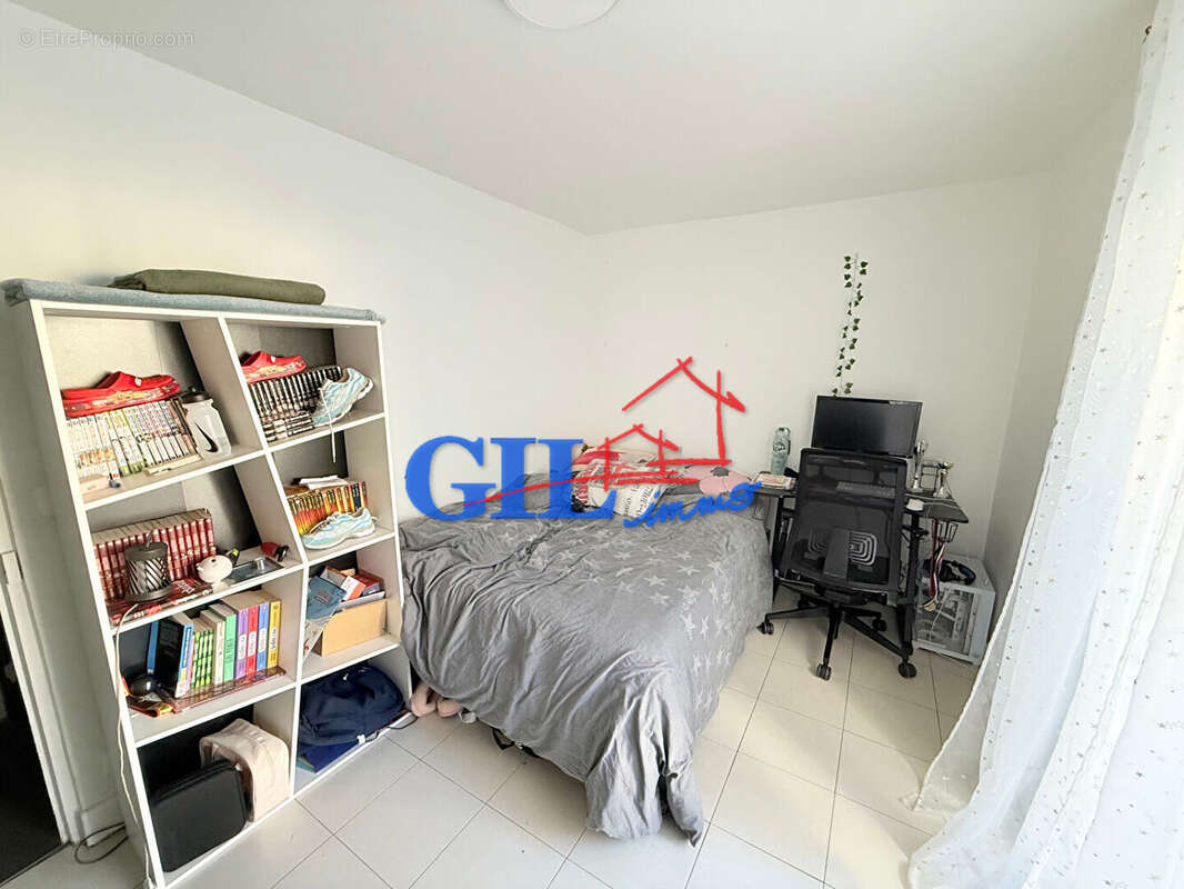 Appartement à COMBS-LA-VILLE