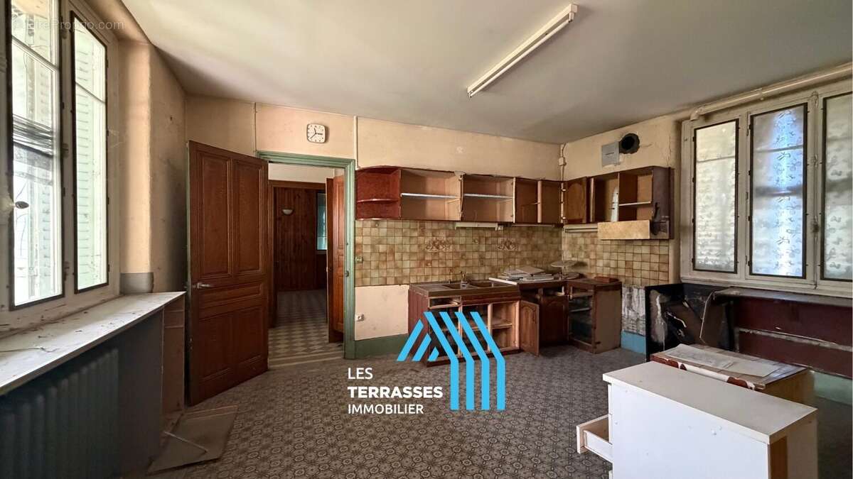 Maison 276 m² à Sauzet  - photo 6