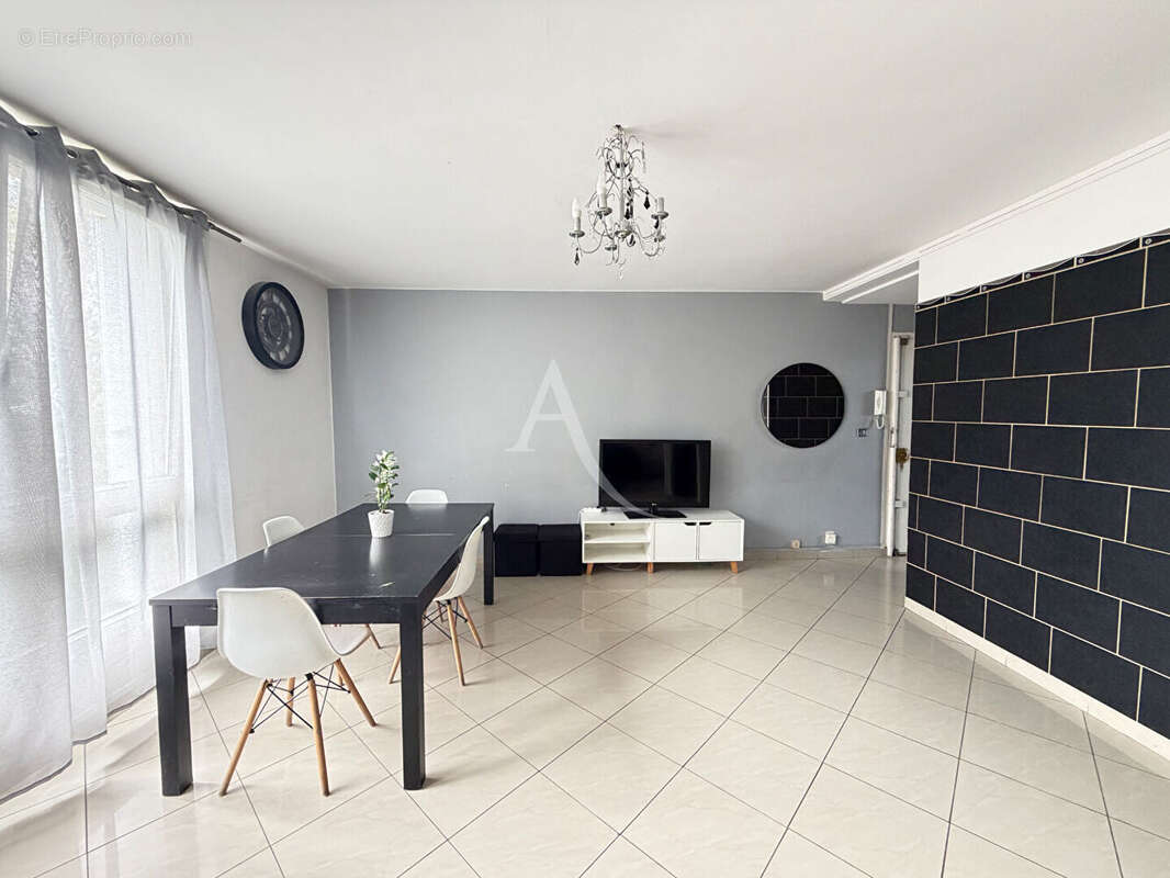 Appartement à LIVRY-GARGAN