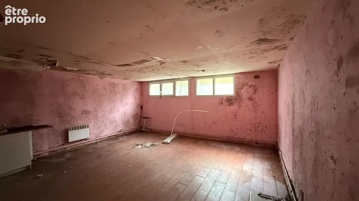 Appartement de 130 m2 sur 2 niveaux proche de deux métros et de la mairie - photo 3