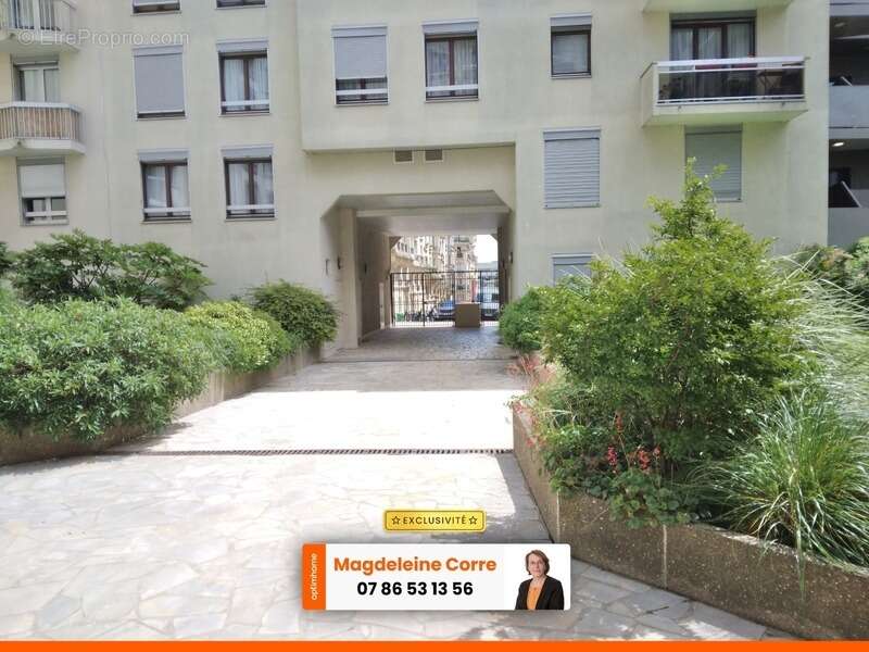 Parking à PARIS-20E