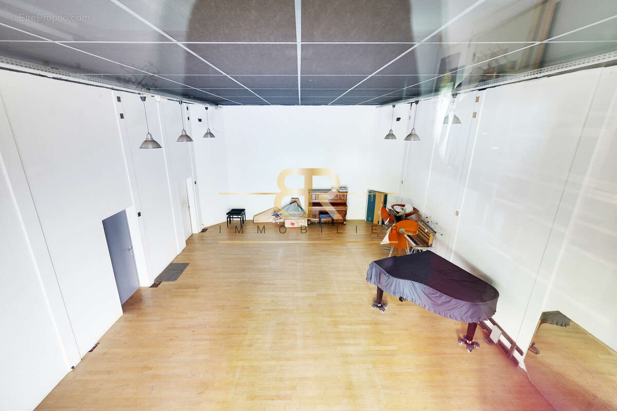COUP DE CŒUR - LOFT à usage mixte INSONORISÉ de 140m2 à AMÉNAGER à 8mn de la ligne 7 et du RER C - photo 9