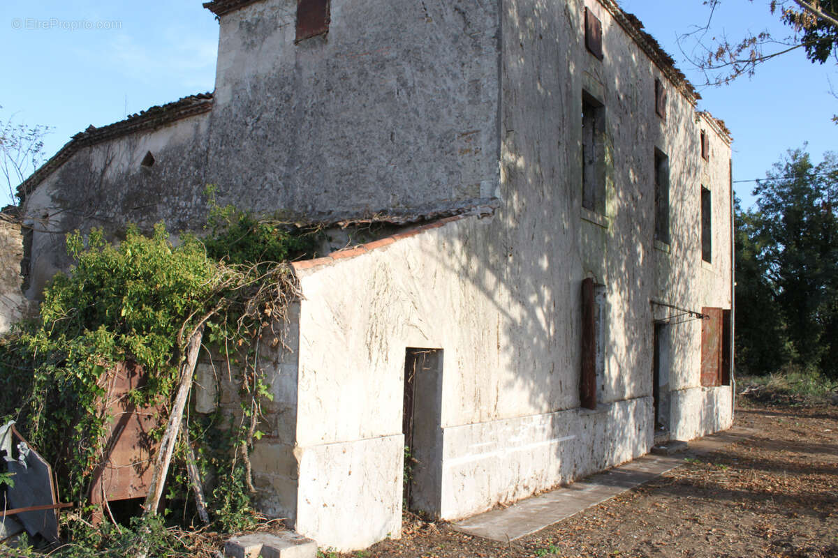 Maison à COUTHURES-SUR-GARONNE