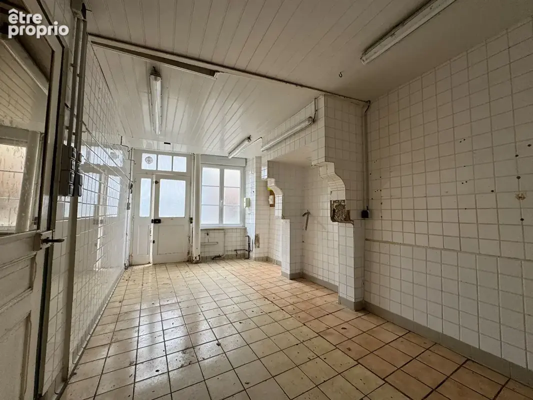 Immeuble à potentiel locatif, Ag. du Donjon. - photo 3