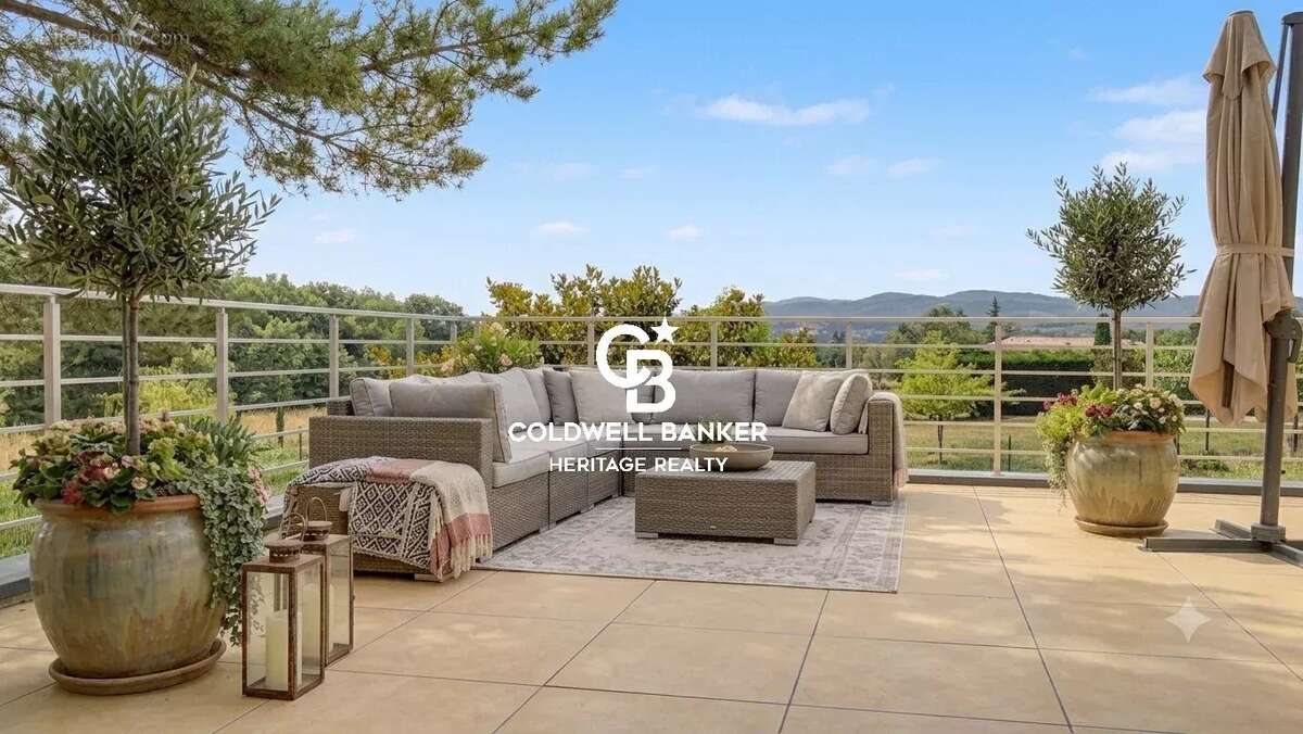 DARDILLY  – Appartement 124 m² entièrement rénové – Vue exceptionnelle sur les Monts du Lyonnais – Jardin et terrasse - photo 9