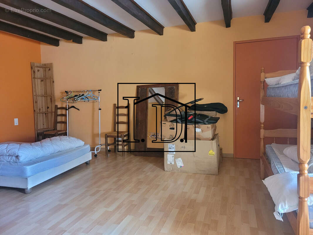 MP : chambre 2 - Maison à SAINT-CERNIN-DE-LABARDE