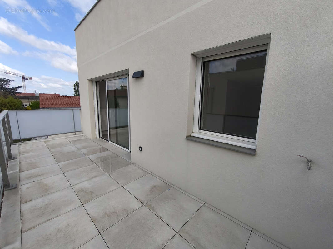 Appartement à PUSIGNAN