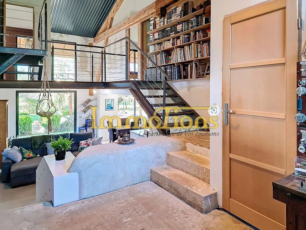 Maison à SAINT-HILAIRE-DU-ROSIER