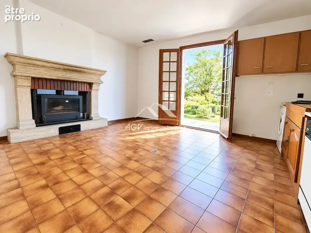 Rousson, propriété avec piscine, vue dégagée, vaste terrain clos de 4208 m², 150 m² habitable, 190 m² d'annexes - photo 12
