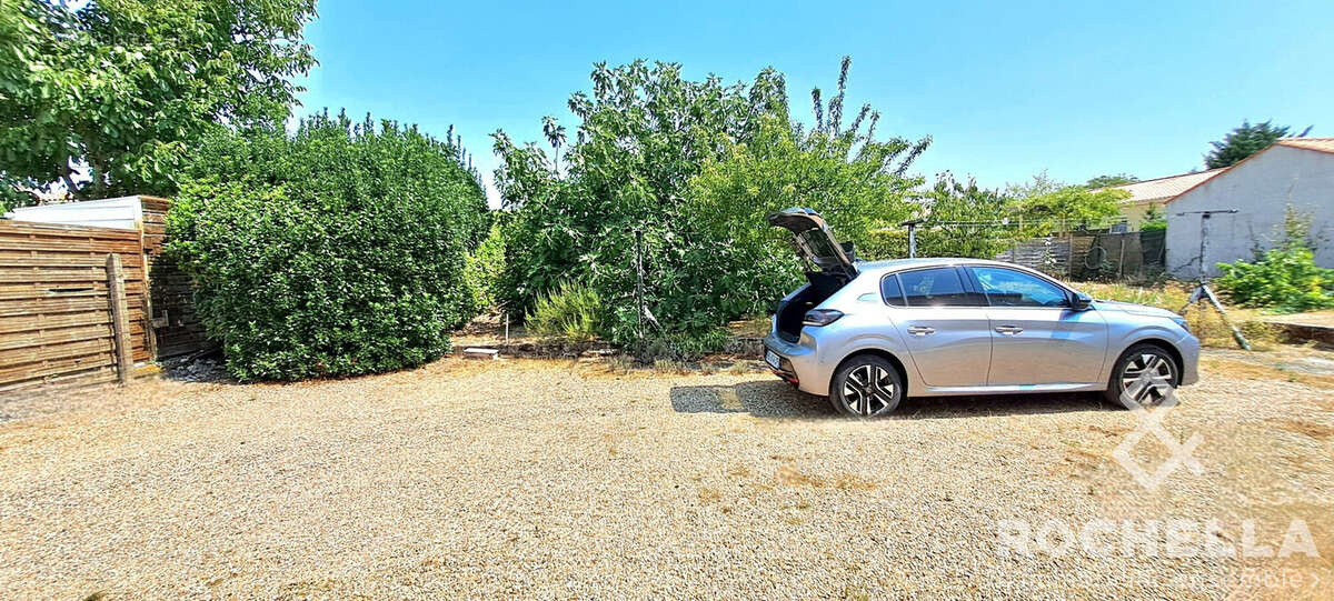 Maison 87 m² à Tonnay-Charente  - photo 2