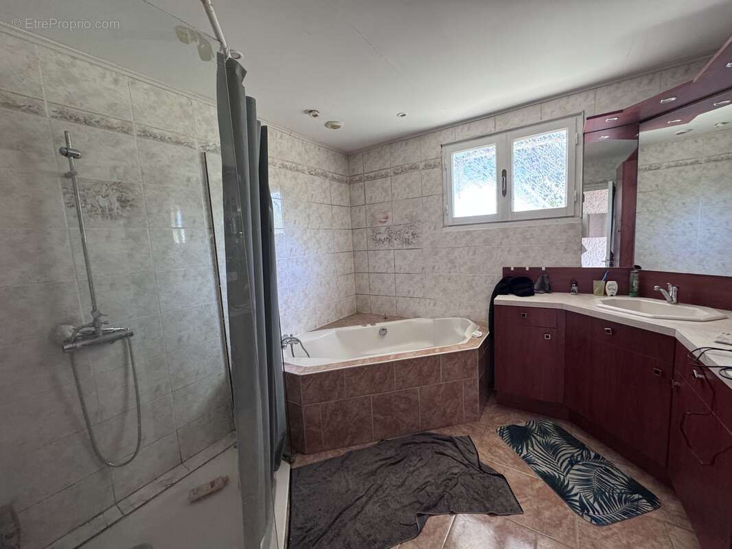Maison 225 m² à Coutras  - photo 50