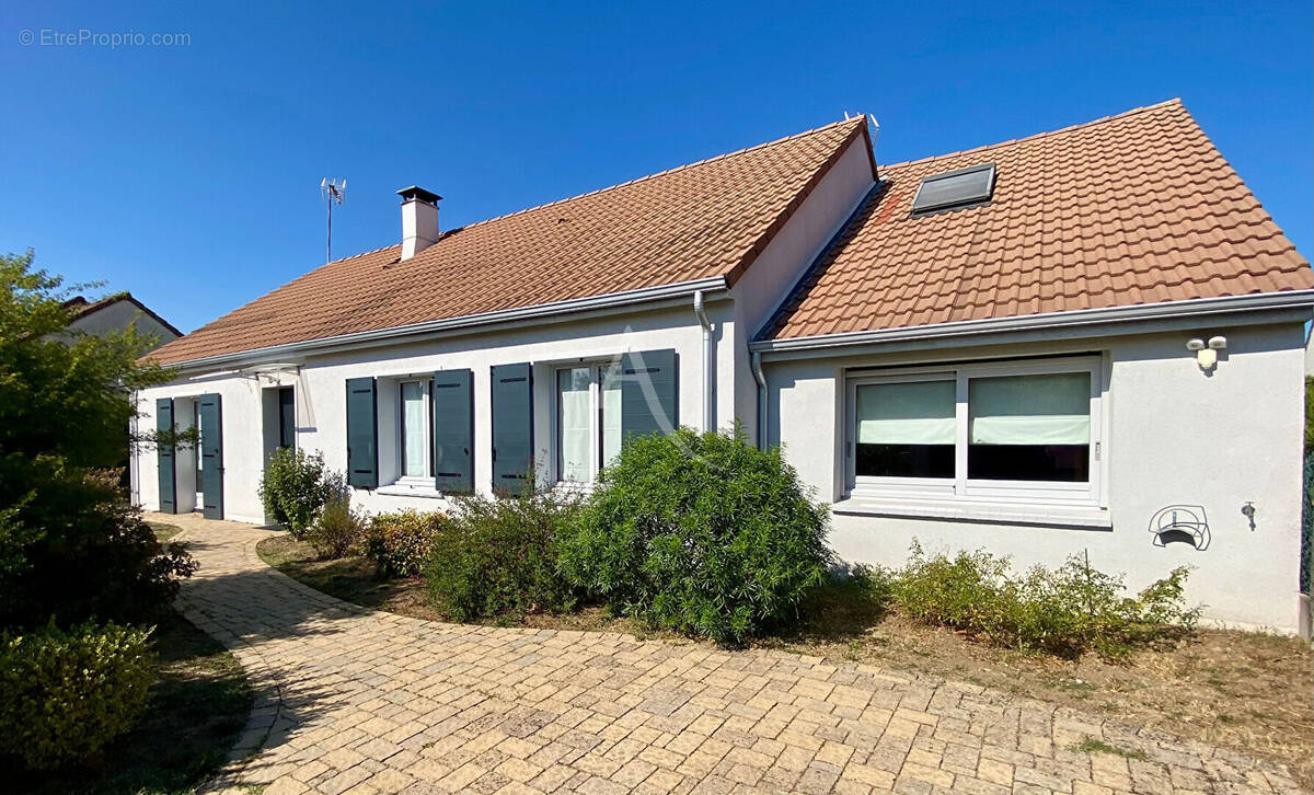 Maison à FEROLLES