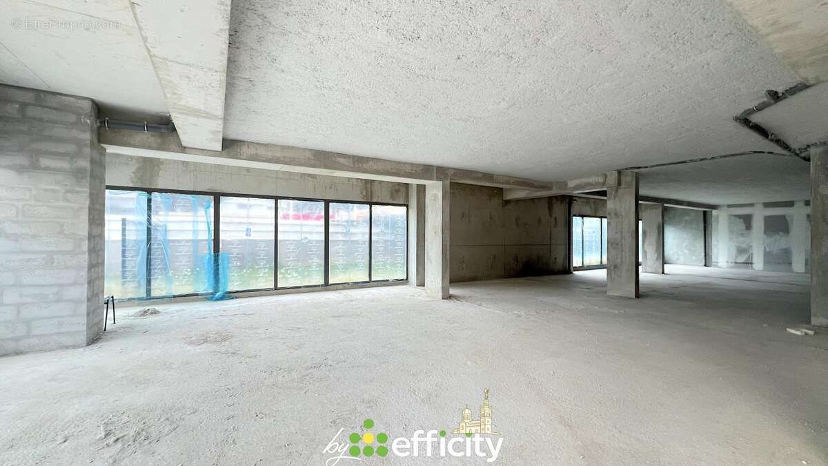 Commerce à MARSEILLE-13E