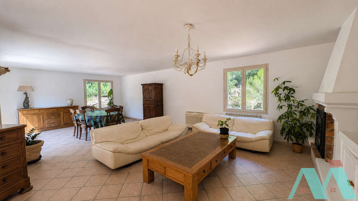 Maison 5 pièces 160m2 sur 2ha de terrain avec piscine - photo 8