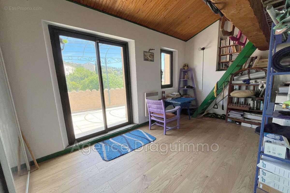 Appartement à DRAGUIGNAN