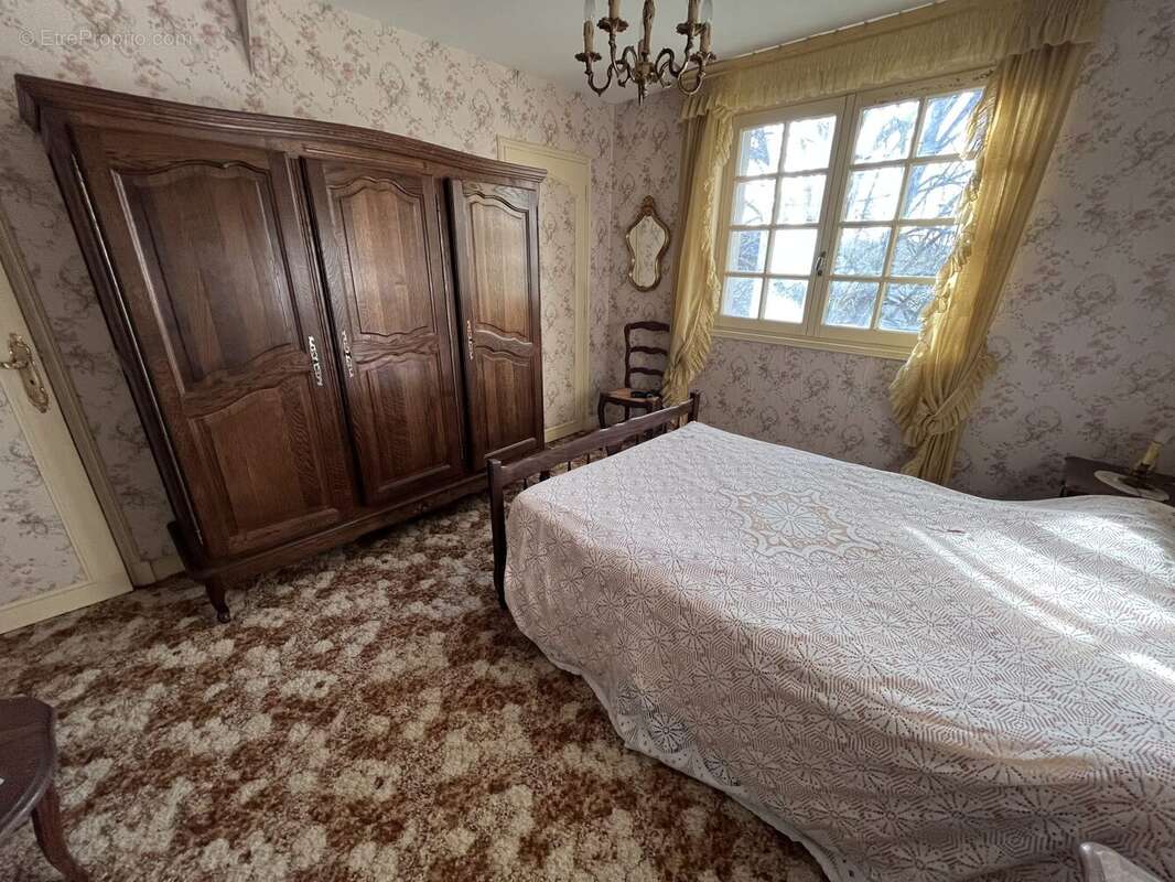 Chambre 3 - Maison à NEUVIC