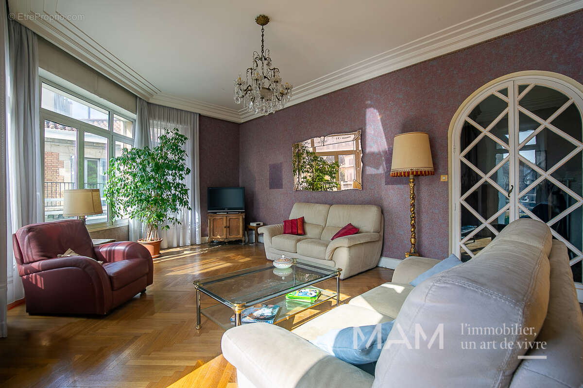 Appartement à MARSEILLE-7E