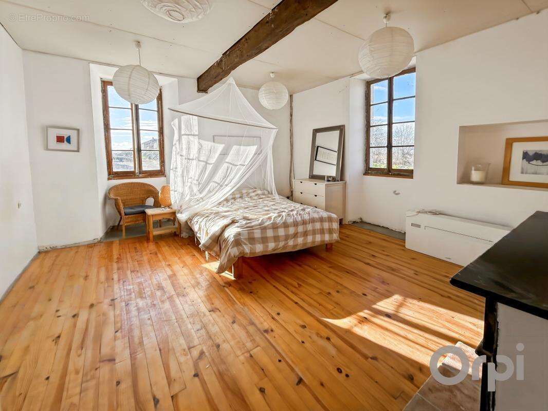 Maison à SAINT-CLAR