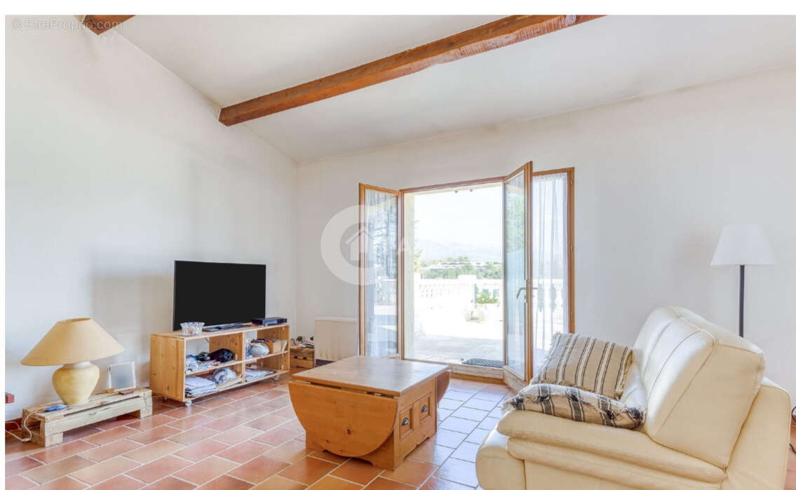 Maison à VALBONNE