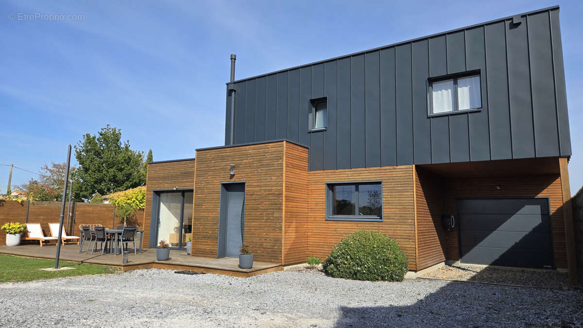 Maison à LIRE
