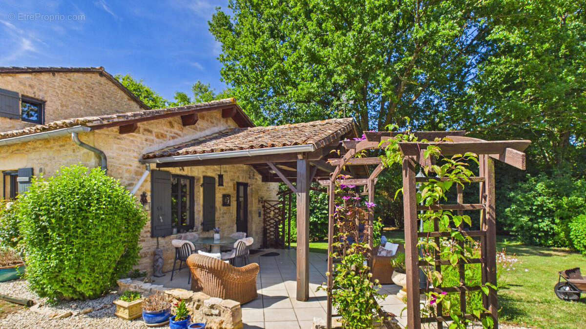 Maison à SAINT-VINCENT-LA-CHATRE