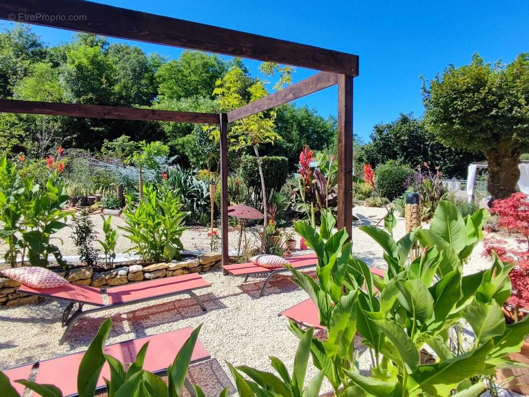 Maison 178 m² à Chasseneuil-Sur-Bonnieure  - photo 3
