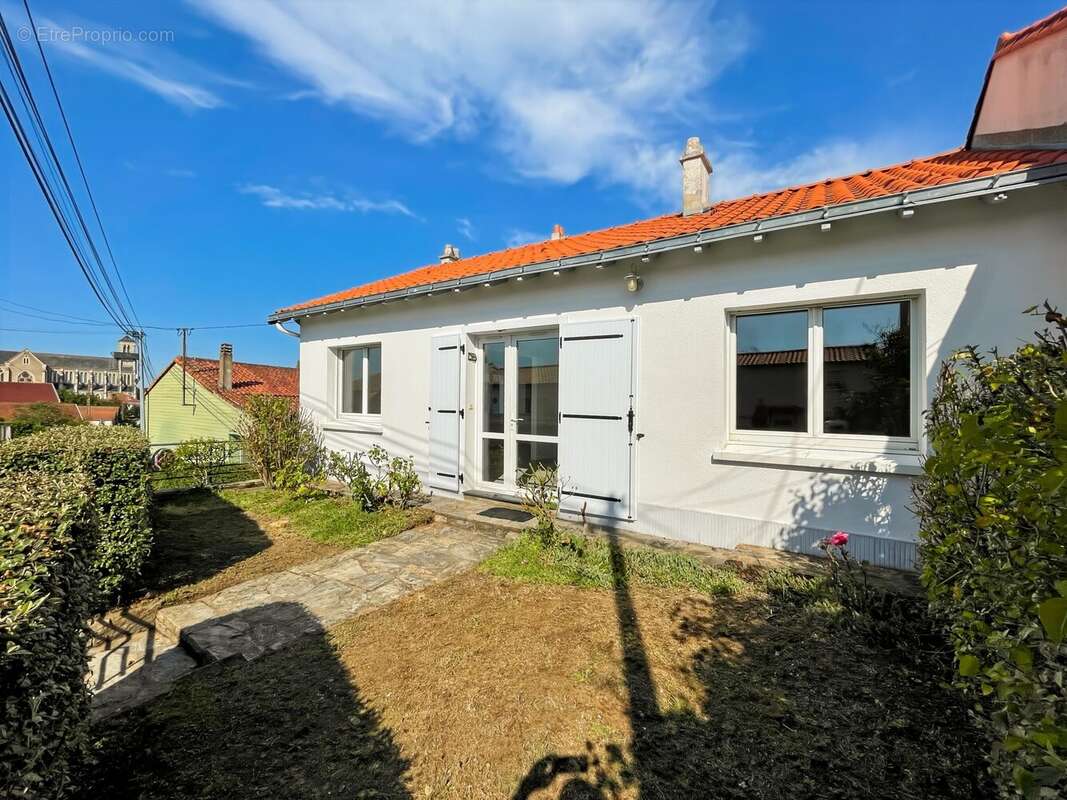 Maison à MOUZILLON