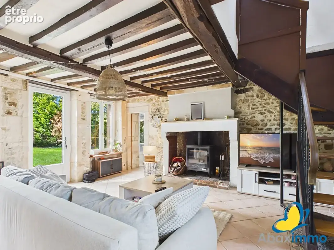 Charmante maison en pierre avec dépendance et grand jardin - Cesny - photo 2