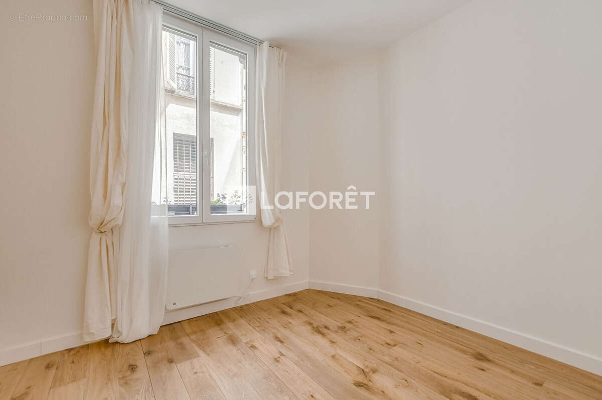 Appartement à PARIS-14E