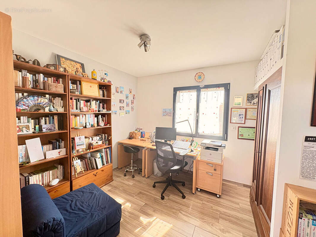 Maison Laudun - 6 pièces - 145 m² - photo 12