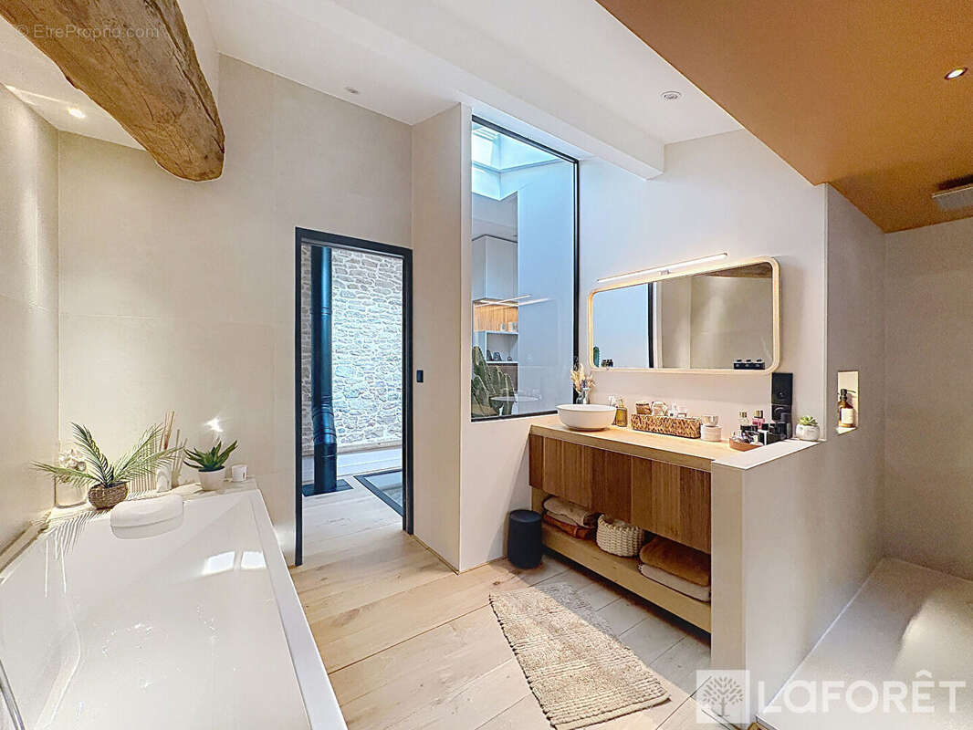 Maison à SAINT-ROMAIN-AU-MONT-D'OR