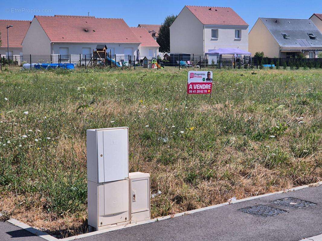 Terrain Courville Sur Eure 640 m2 - photo 4