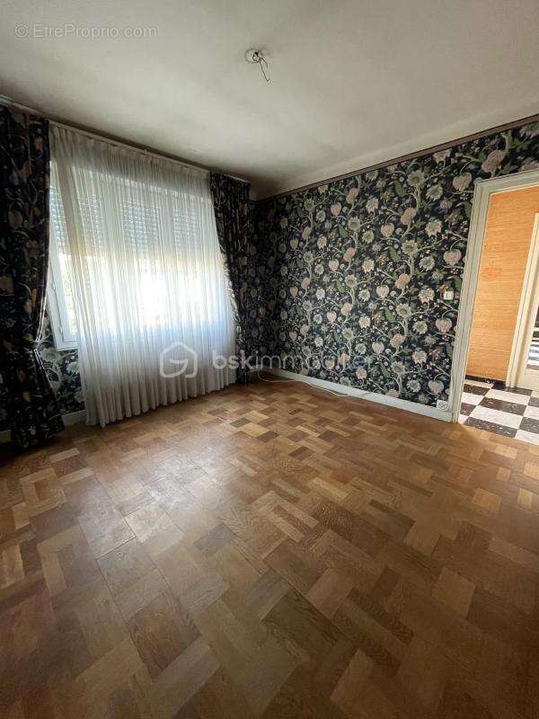 Maison à TERRASSON-LAVILLEDIEU