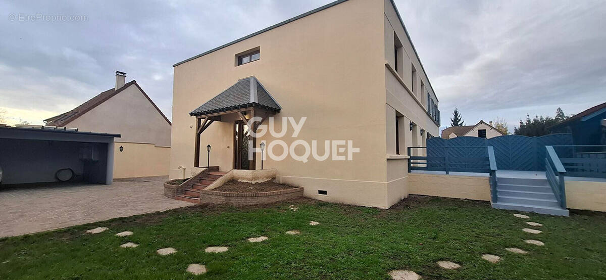 Maison à LES MUREAUX