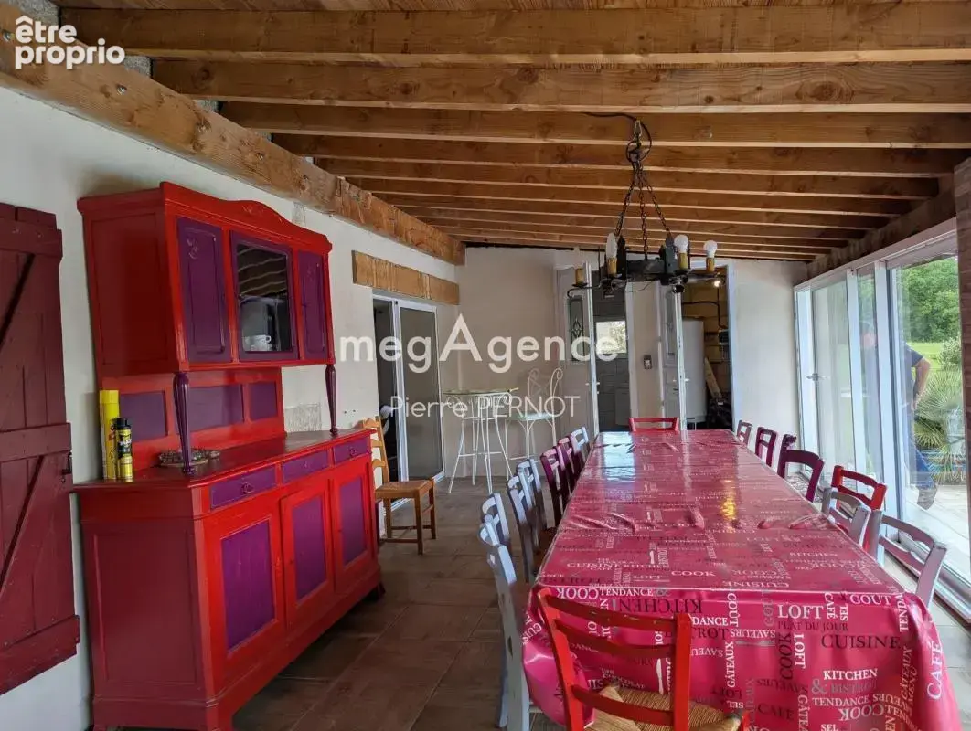 Grande propriété en Pierre avec dépendances - photo 11