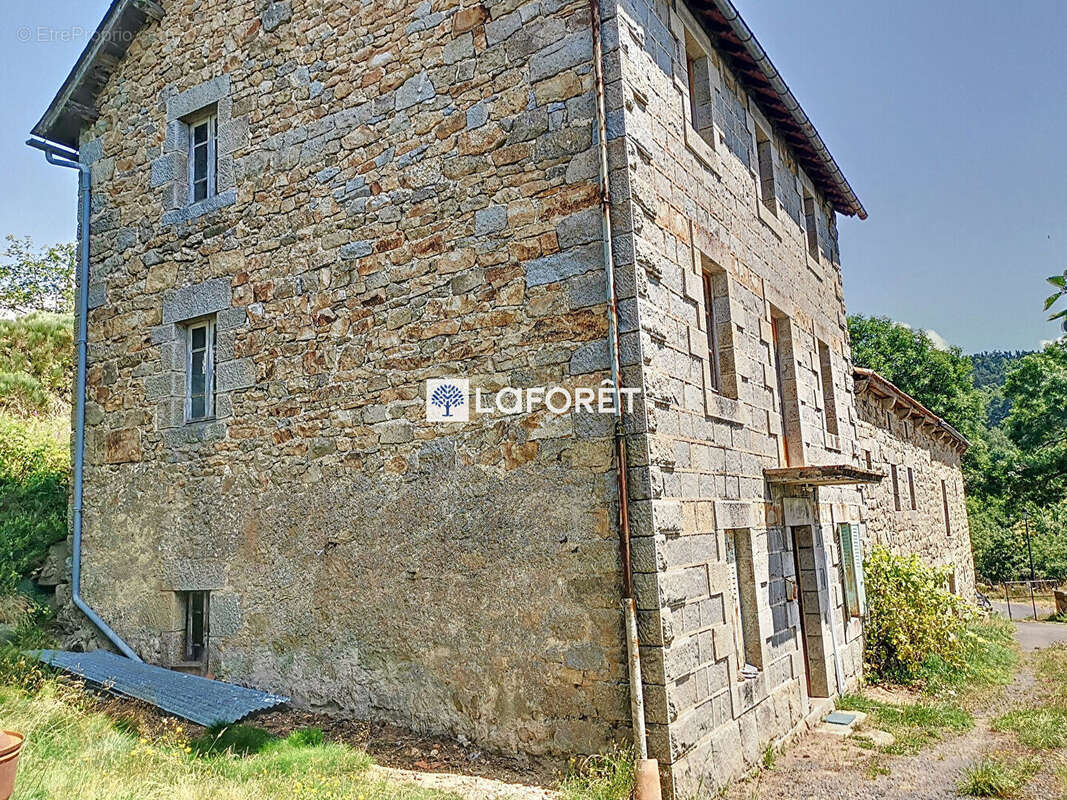 Maison à SAINT-PRIVAT-DU-FAU