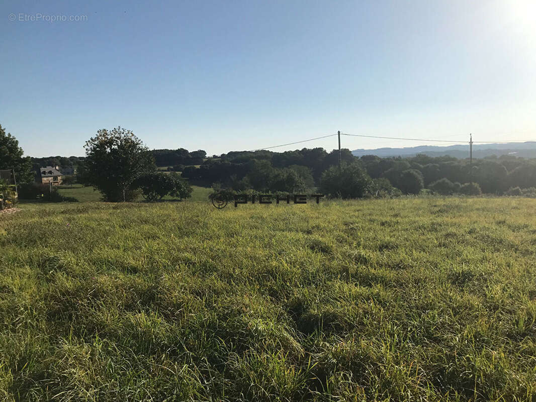 Terrain à SADROC