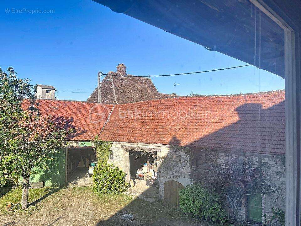 Maison à IVRY-LE-TEMPLE