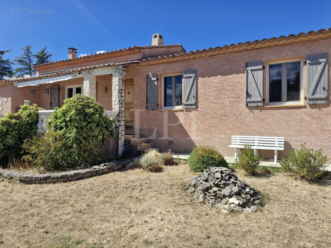 Maison à SAINT-SATURNIN-LES-APT