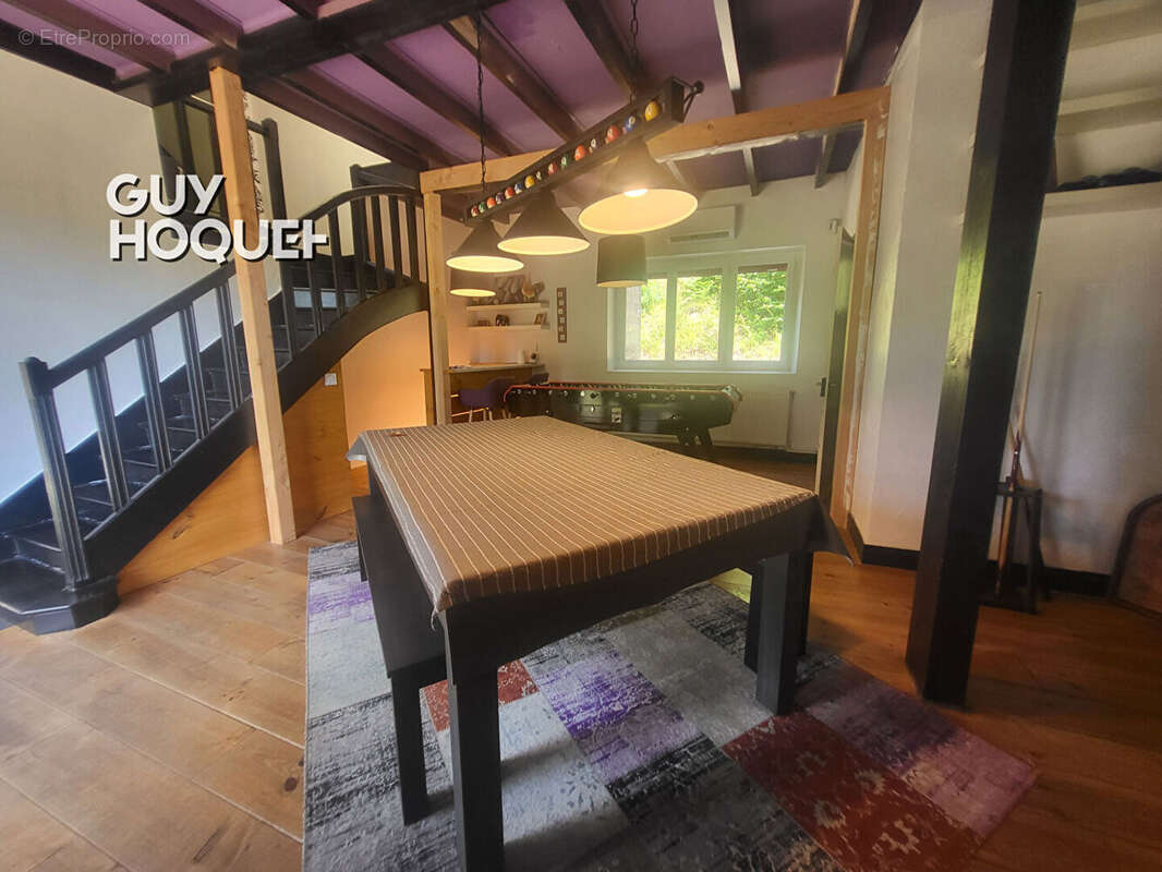 À seulement 2 minutes du Lac des Settons ? Belle maison en pierre rénovée de 201 m² avec terrain et dépendances - photo 3